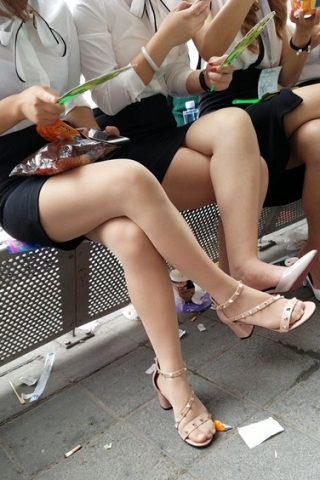 4k超清，街拍气质小清新笑容甜美的丝袜美腿女孩（视频版）