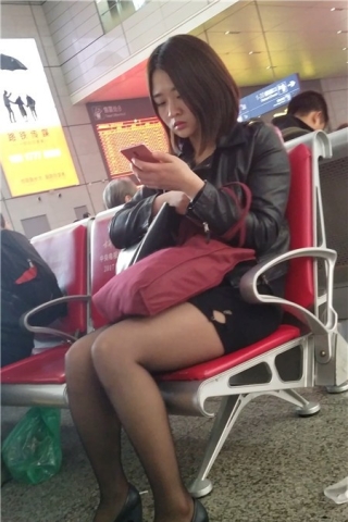 查看完整内容：4k-超性感黑丝美腿漂亮美女姐姐（视频版） - 共6张图片