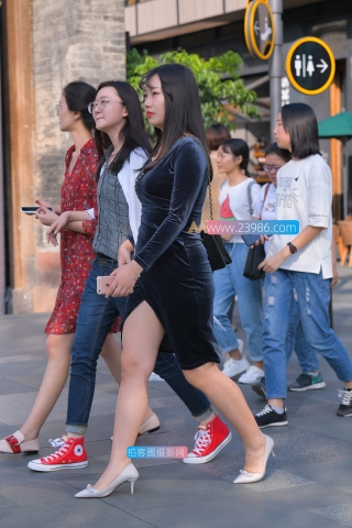 【街拍之魂赛帖】紧身包臀美腿