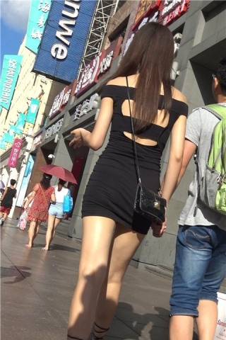 4K 街拍黑色紧身短裙美图高贵气质美女  [1.17 GB]（视频版）