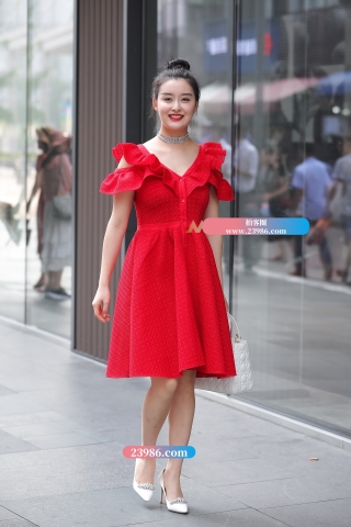 【凯恩赛帖】超甜美女孩 一看就知道很有福气