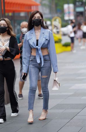 查看完整内容：最爱紧牛街拍美女 - 共21张图片