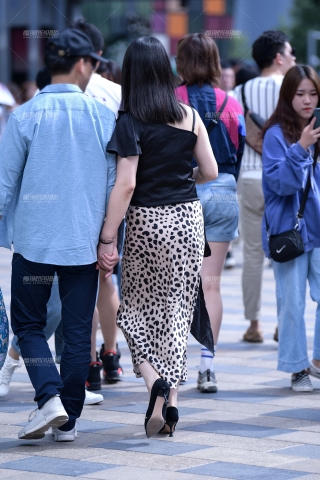 第1606篇★性感豹纹裙迷人★