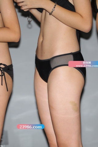 体检-大眼俏皮萌妹蕾丝内内