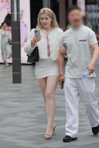 白色包臀裙女友