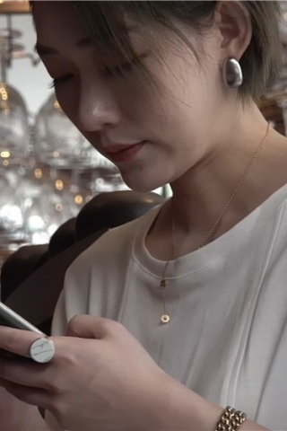 短发美白的玉足姐姐 [729 MB/avi]（视频版）