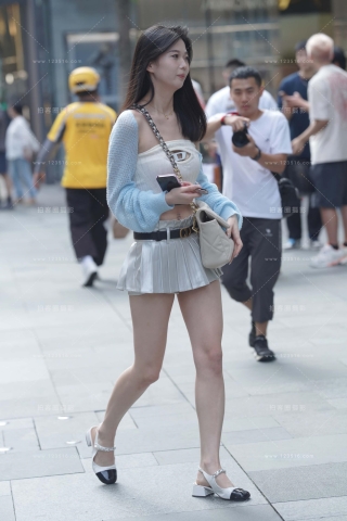 街拍超短裙小姐姐（完整版）