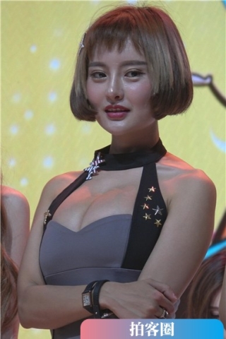 查看完整内容：4k-舞台上超级丰满的包臀短裙showgirl60085（视频版） - 共6张图片