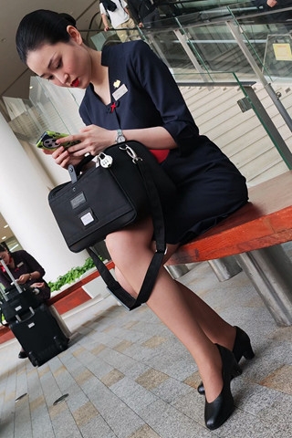 非CATA 4K视频东航稀少题材轻熟空姐金棕丝质感绝了视频版）