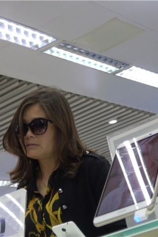 4k-黑色紧身裤墨镜熟女街拍高跟（视频版）