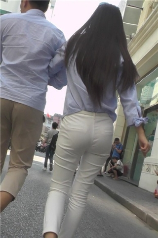 查看完整内容：街拍美臀好身材紧身白裤美女 [489 MB]（视频版） - 共10张图片