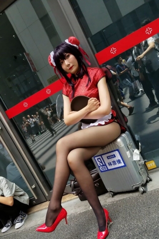 4K - 展会cos的红色高跟黑丝美眉 [394 MB/MP4]（视频版）