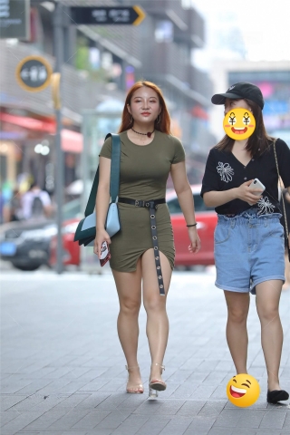 性感墨绿色裹臀裙美女