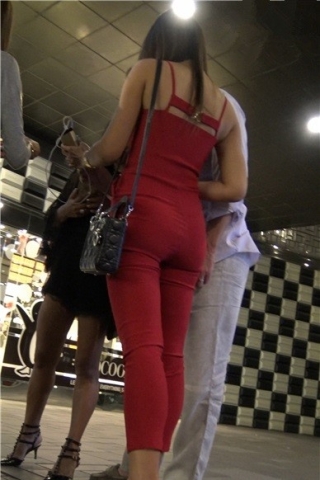 查看完整内容：4k-性感红衣红裤红高跟极品美少妇 [1.84 GB]（视频版） - 共8张图片