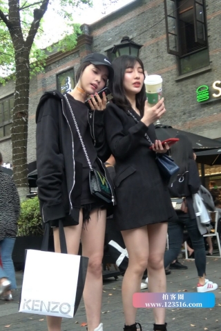 4K - 街拍小清新美女姐妹 [1.83 GB/MP4]（视频版）