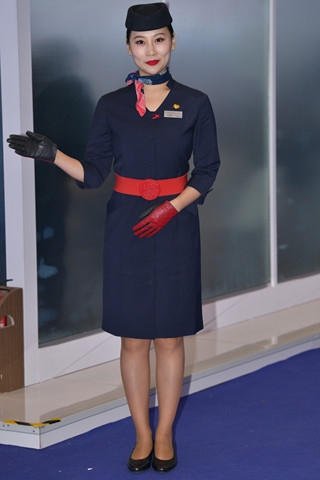 东航制服美女出镜（完整版）