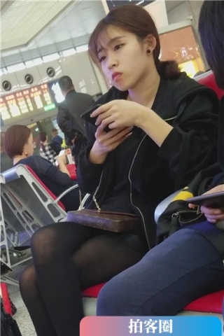 查看完整内容：4k-候车室偶遇黑丝小萝莉美女，性感长腿颜值高。（视频版） - 共8张图片