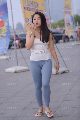 【街拍之魂赛帖】等滴滴出租的美女