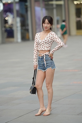 韩系热裤美眉（完整版）