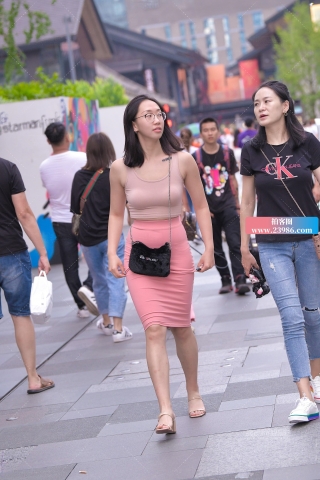 【视觉冲击赛贴】性感，粉色包臀裙小姐姐