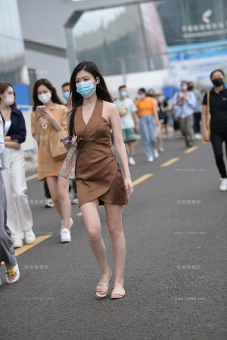 白皙靓丽小姐姐