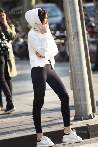 【咔喳赛帖】街边等车