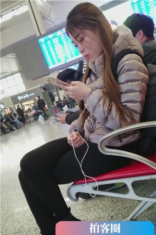 查看完整内容：4k-候车室内逆天颜值的美腿女神姐姐（视频版） - 共6张图片