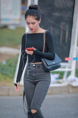 紧身裤漂亮小妹