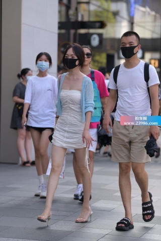 白短抹胸裙小可爱