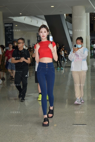 超紧身牛仔裤~小雪花VS小龙鼠（完整版）