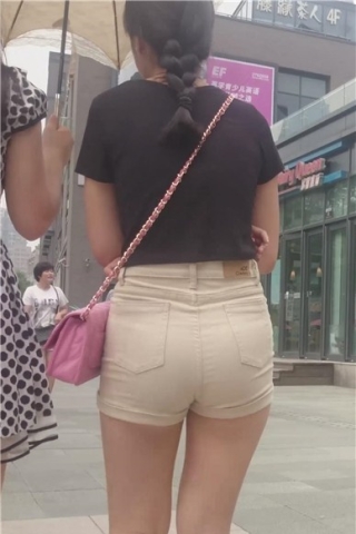 查看完整内容：4k-美臀热裤清纯麻花辫美眉 [688 MB]（视频版） - 共8张图片