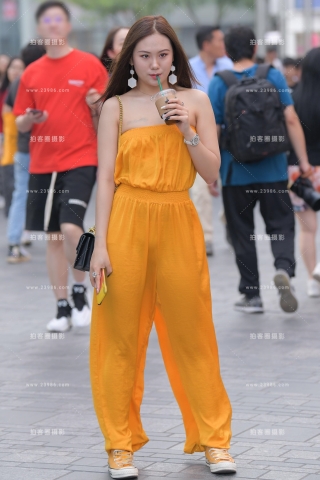 【红石赛贴】性感连体裤美女