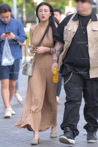 【街拍之魂赛帖】长裙美女