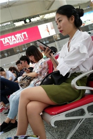 查看完整内容：4k超清，超级美腿漂亮知性姐姐（视频版） - 共10张图片