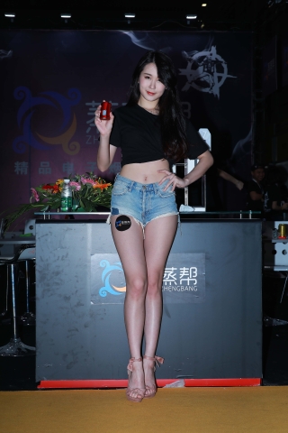 No.4873 销魂而甜美的大长腿美女【原图➕视频】
