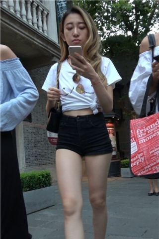 查看完整内容：4k超清，大长腿高腰热裤性感美女！ [3.05 GB]（视频版） - 共10张图片