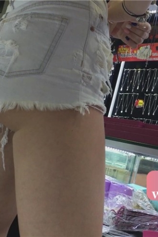 查看完整内容：街拍金发碧眼外国情侣 [2.44 GB]（视频版） - 共10张图片