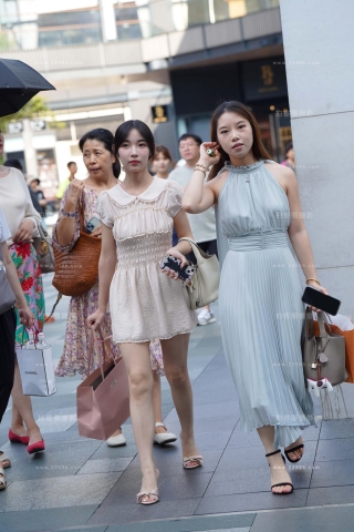 街拍清新素雅连衣裙小仙女