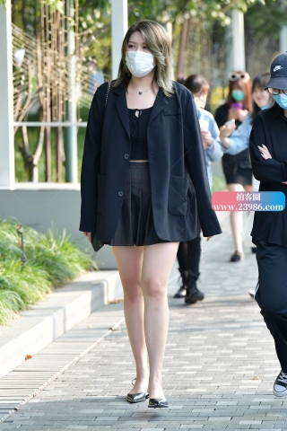 ★高挑百褶短裙美女