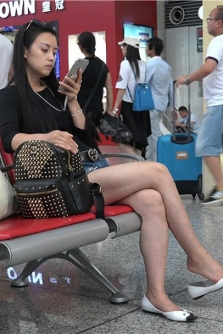 查看完整内容：4K 候车室拍摄美腿成熟美女 [2.12 GB/MP4]（视频版） - 共9张图片