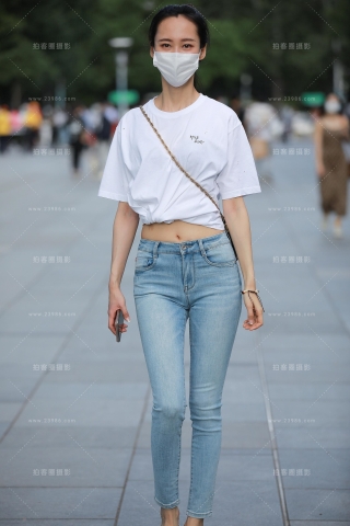 【玻璃赛帖】长腿牛仔裤美眉