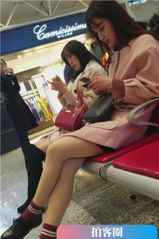 查看完整内容：4k-候车室丝袜女神姐姐跟闺蜜有说有笑（视频版） - 共6张图片