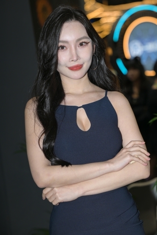 查看完整内容：美腿大波浪【原图➕视频】 - 共20张图片