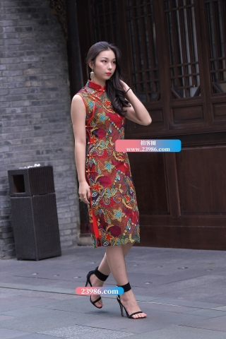 【街拍之魂赛帖】又见旗袍少妇