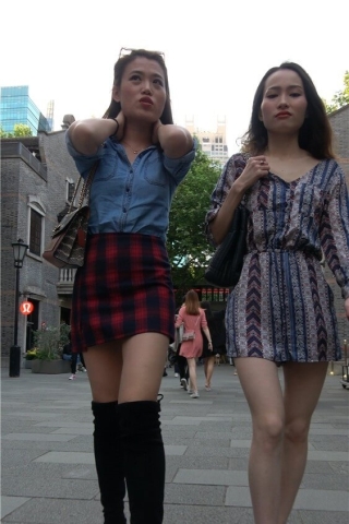 4K - 一对美腿时尚姐妹花 [1.24 GB/MP4]（视频版）