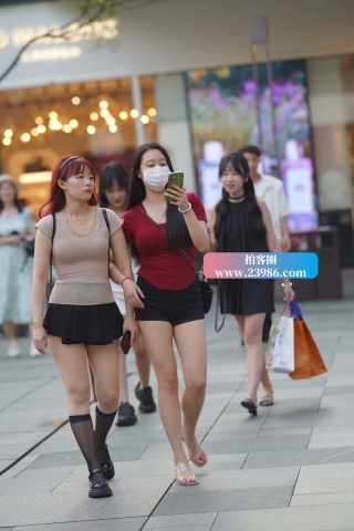 街拍性感美腿美眉