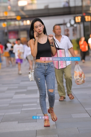 【街拍之魂赛帖】这一笑，有没有感觉恋爱了