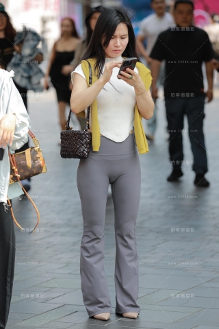 紧身瑜伽裤美女