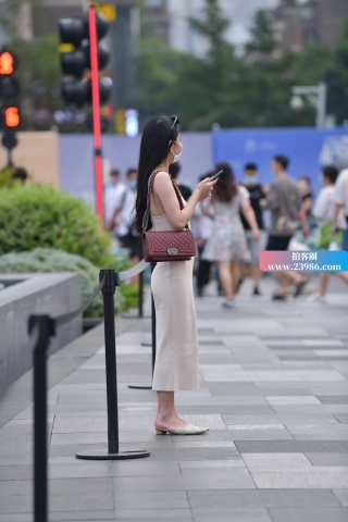 街拍长裙美女姐姐