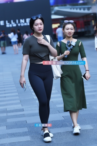 【咔喳赛贴】紧身少妇